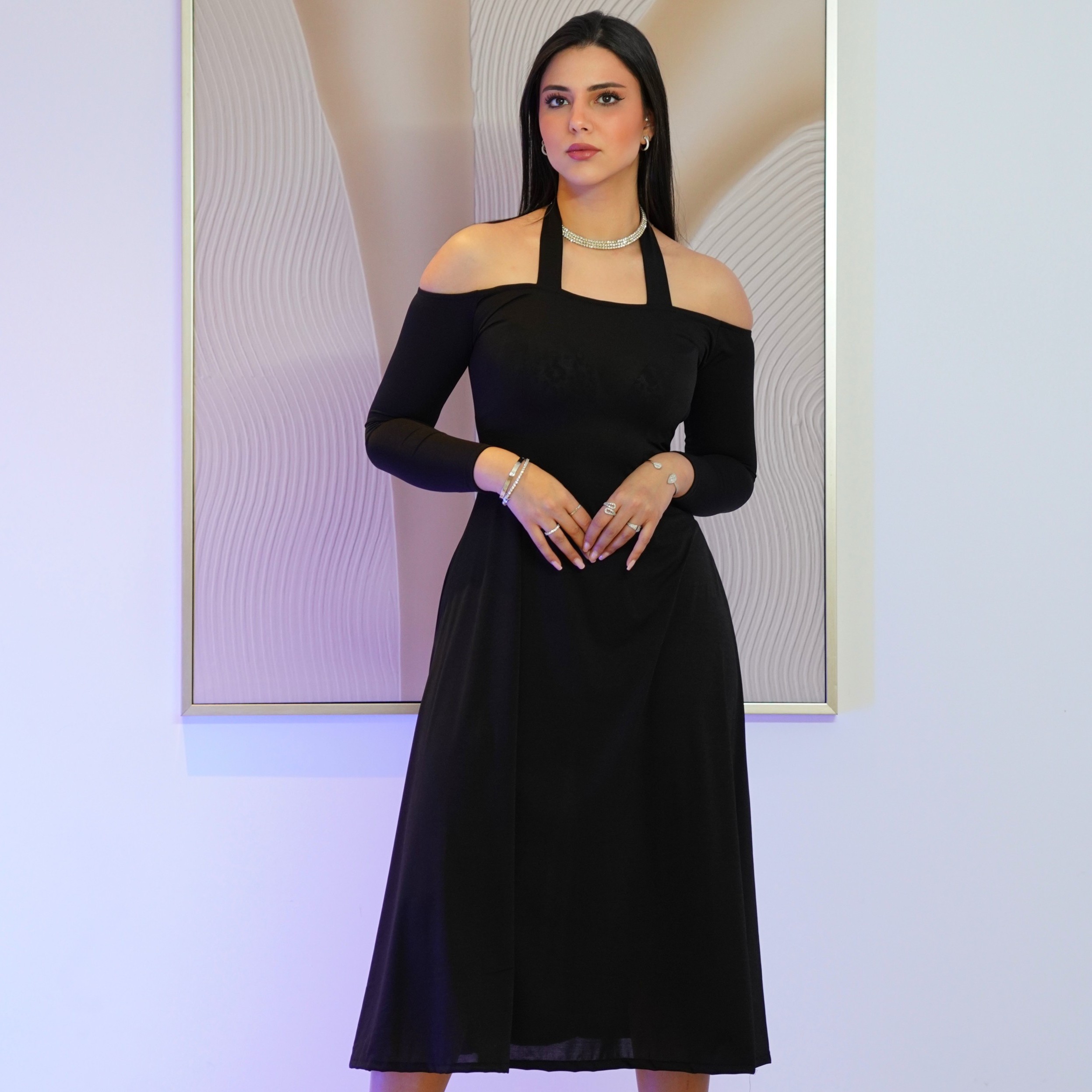 فستان اسود سادا برقبه